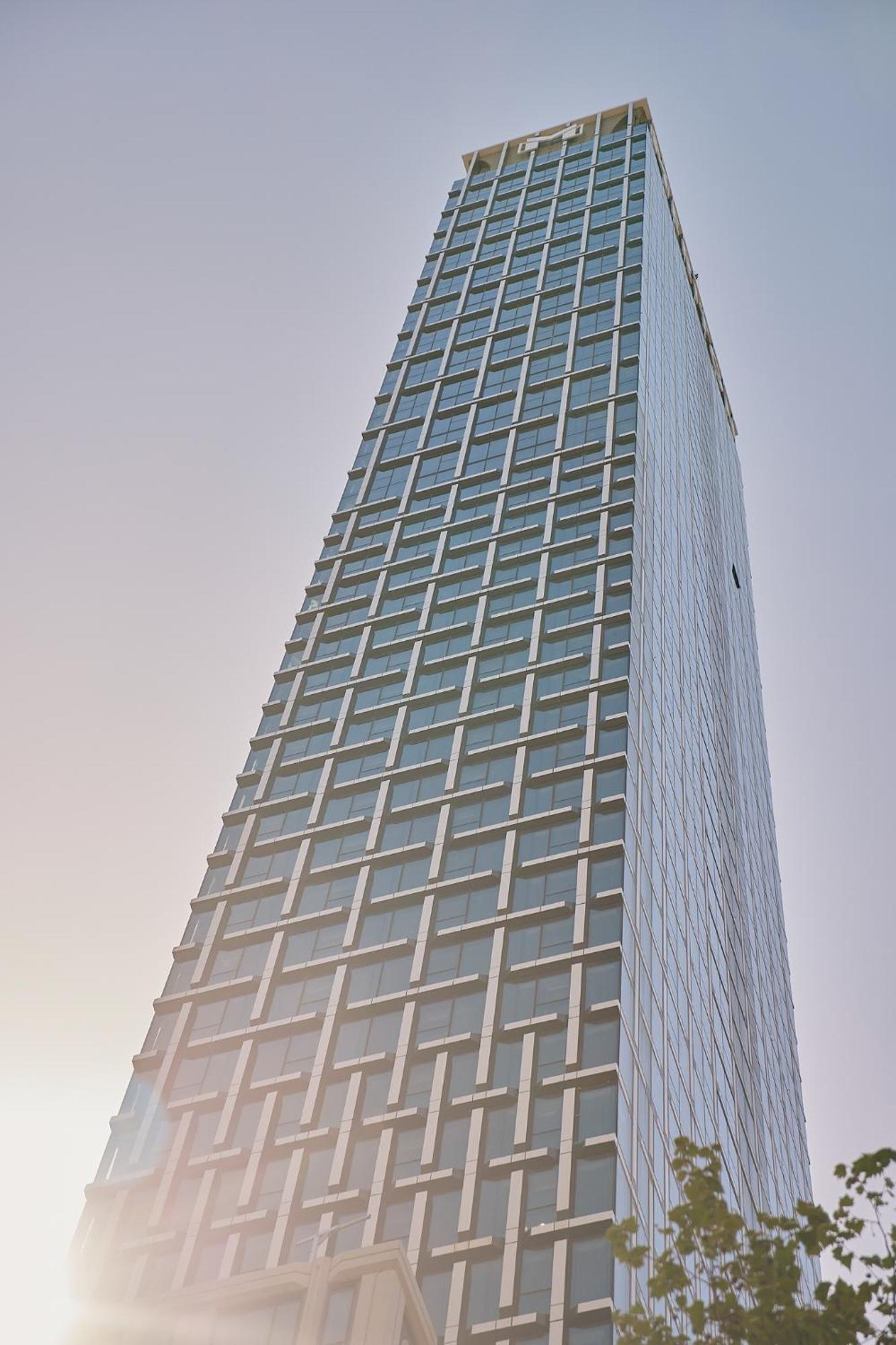 Meriton Suites Мельбурн Экстерьер фото The building's facade